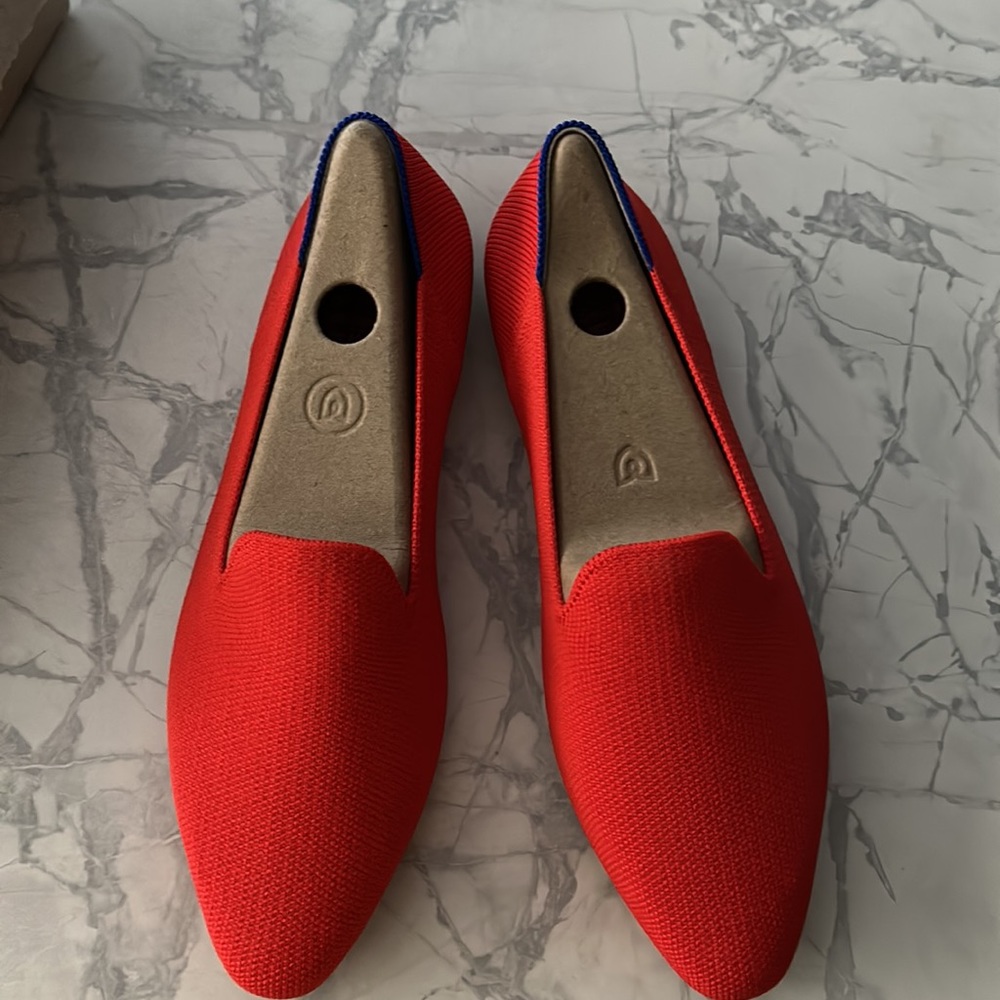 NEW Rothy’s “the Almond loafer” limited edition poppy red sold out online, 7.5